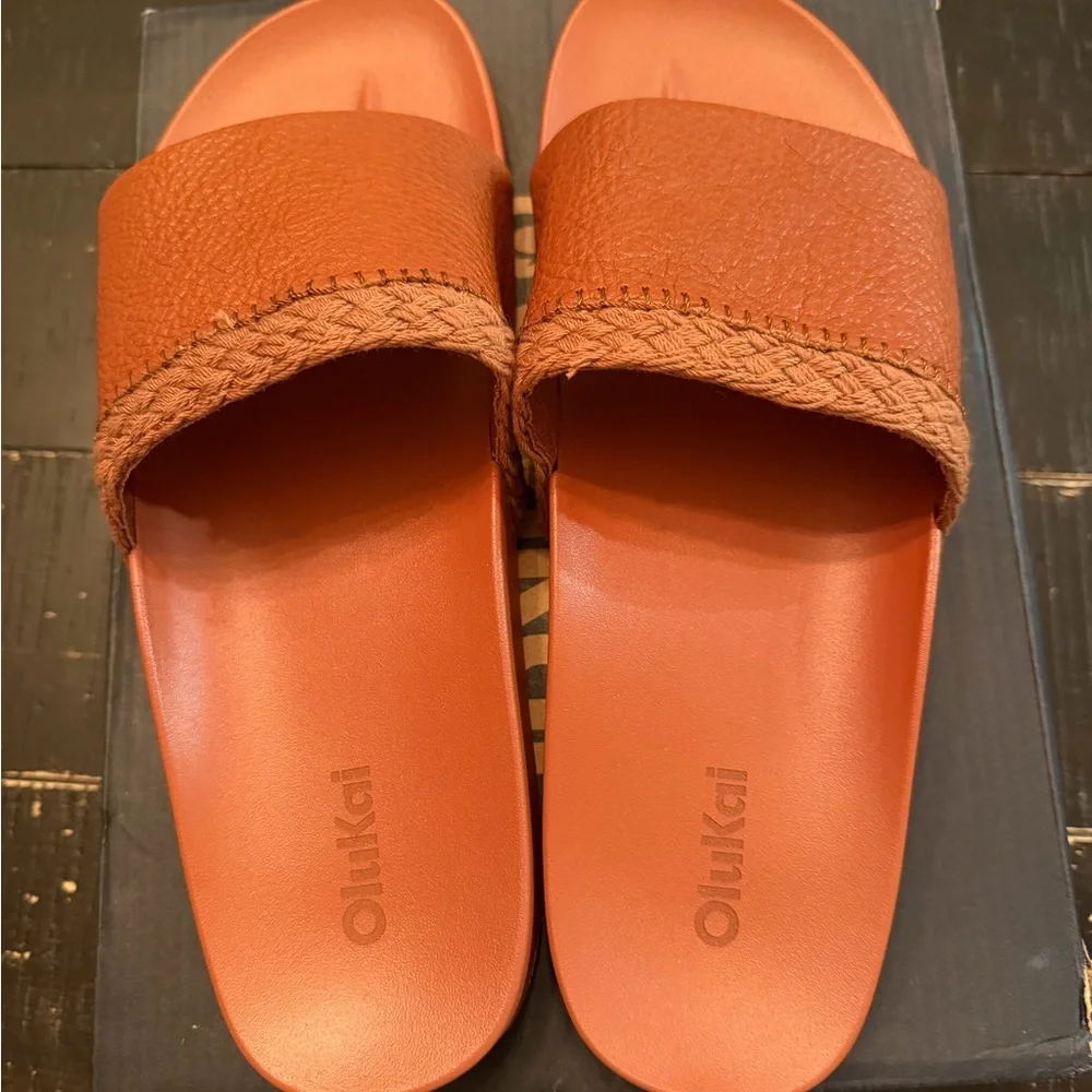 OluKai Pakea Fox Slide Sandals - Picture 2 of 4